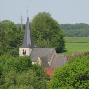 Eglise_vue_de_loin - Mai_2011_ 3